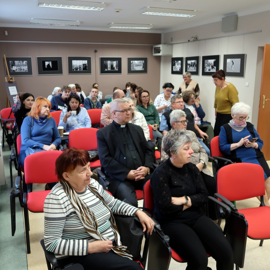 Zebrani goście spotkania z Sebastianem Piątkowskim