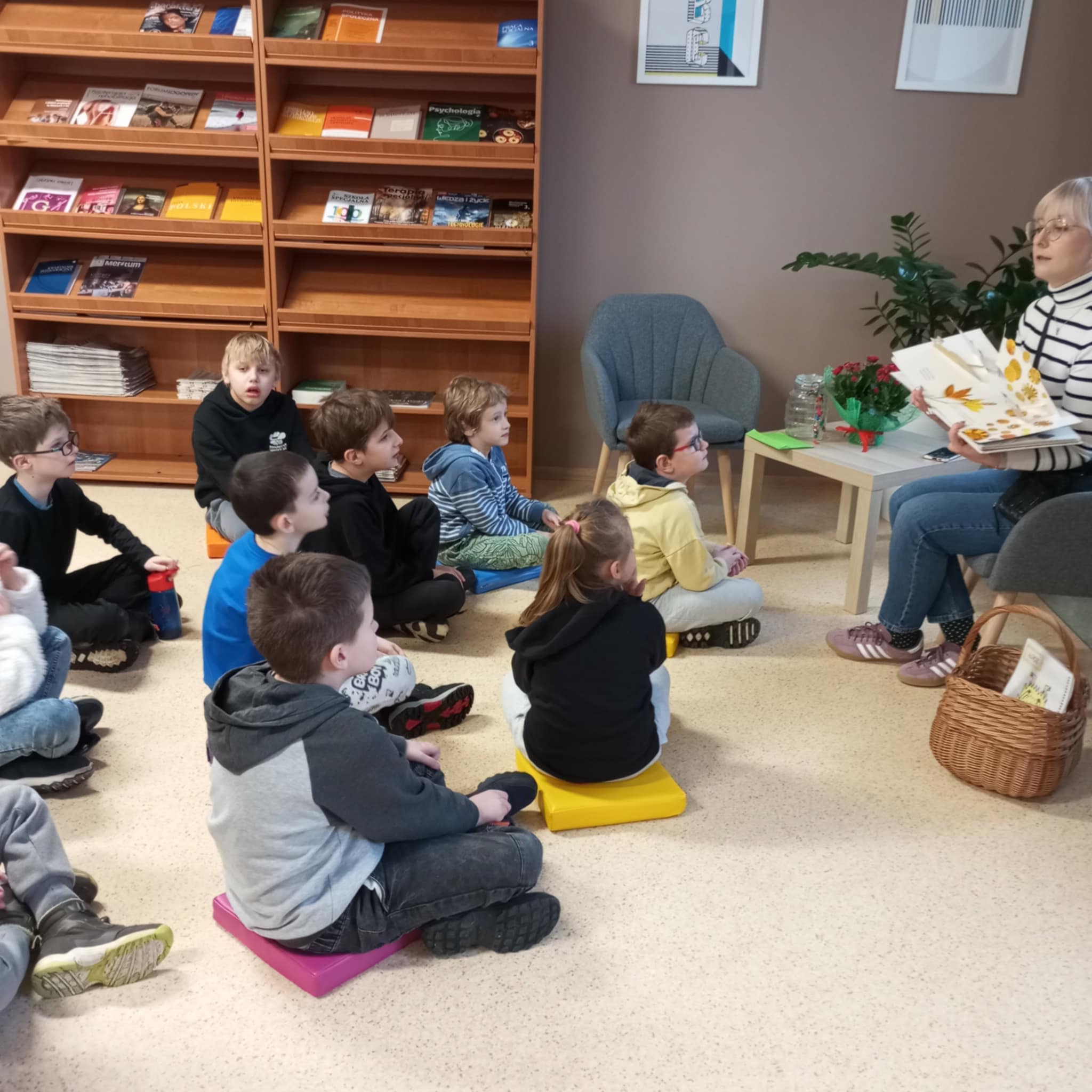 zajecia-w-przedszkolu-19 Spotkanie-z-kolorowym-Potworem