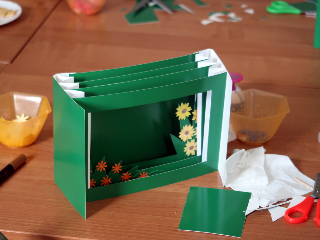 Książka tunelowa - warsztaty prowadzone przez Annę Swend