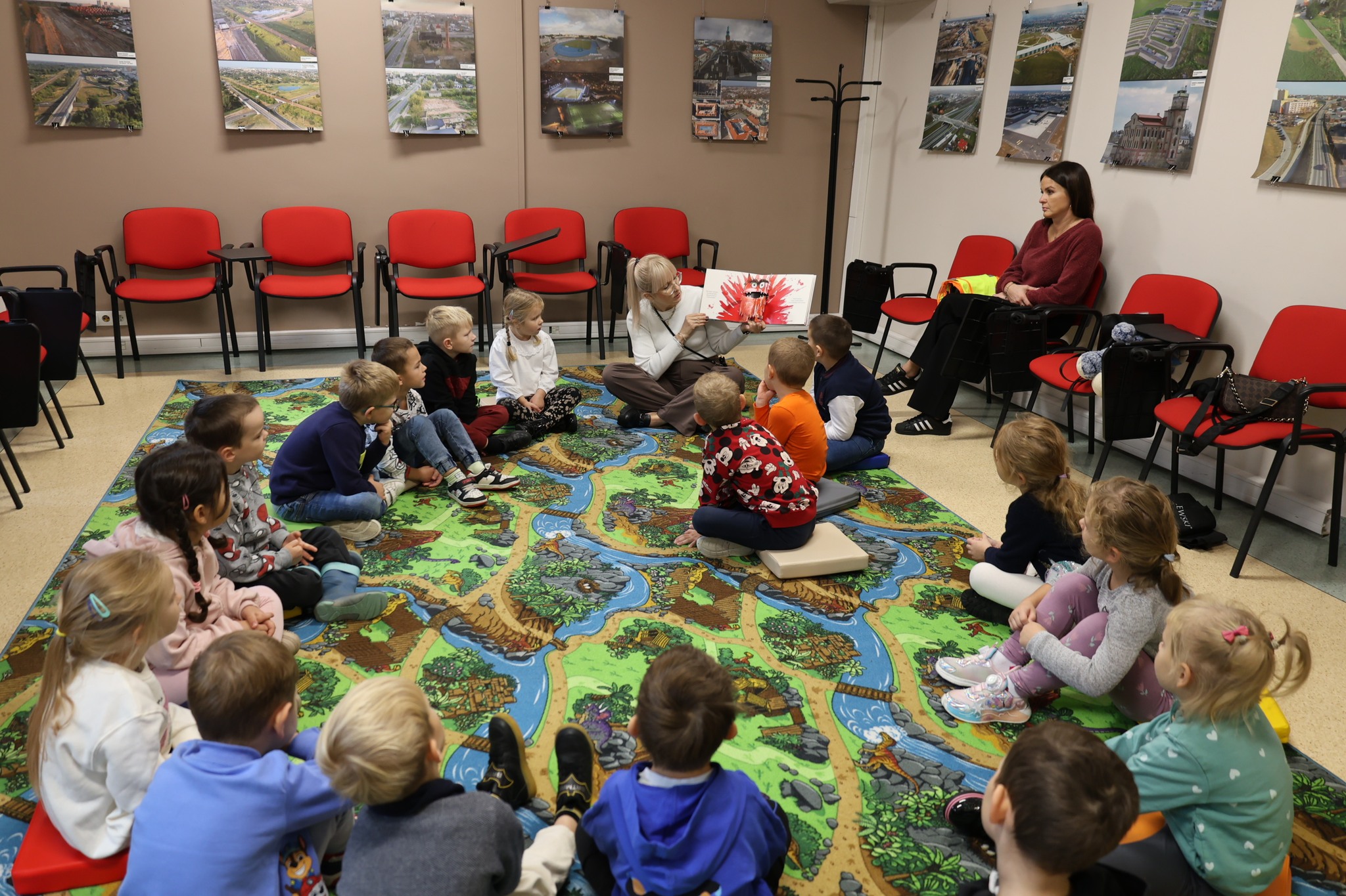 Kalejdoskop tygodnia - zajęcia pt. "Kolorowy potwór"