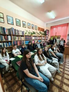 Spotkanie autorskie z Ireną Błażewską w bibliotece Publicznej Szkoły Podstawowej im. Władysława Jagiełły w Zwoleniu