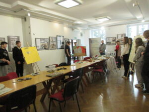 MIĘDZYNARODOWY DZIEŃ JĘZYKA OJCZYSTEGO Zwoleń na ustach świata. Z Janem Kochanowskim dbamy o mowę ojczystą.