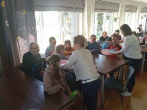 Higiena cyfrowa – wiedza niezbędna w dobie AI - zajęcia edukacyjne dla uczestników Warsztatów Terapii Zajęciowych w Wilczowoli